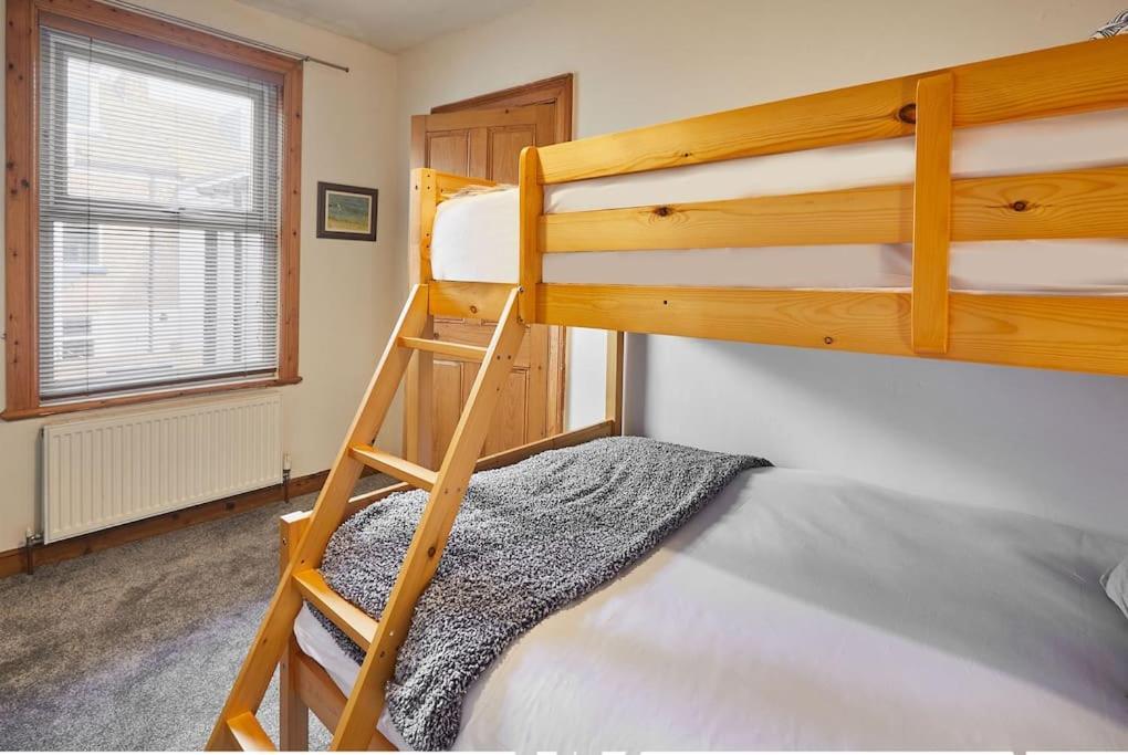 Oswy Street, Whitby. Sleeps Up To 7 Guests Villa Luaran gambar
